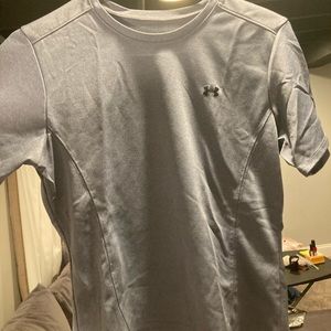 Light gray under Armour T-shirt